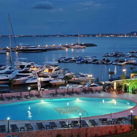 Aqua Dreams Studio 2*